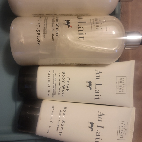 Scottish Fine Soaps Au Lait 2pc Bundle Hand Lotion Hand Soap Bonus:Essential Oil - Picture 9 of 16